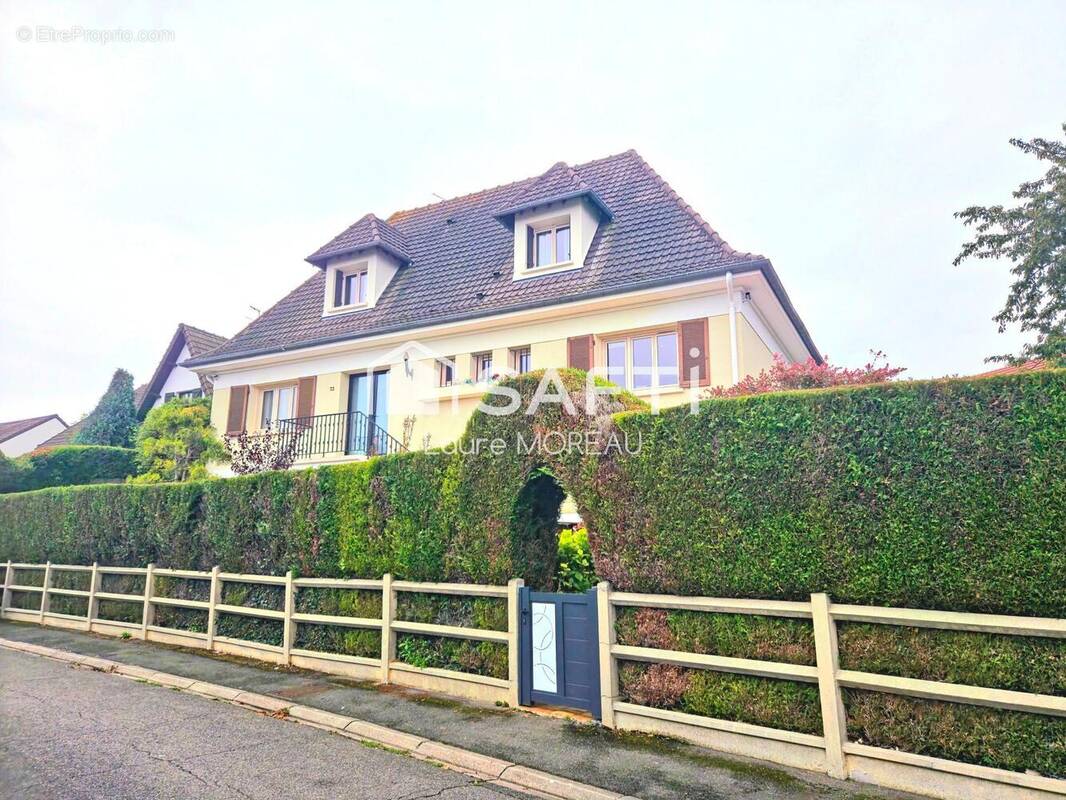 Photo 1 - Maison à BEYNES