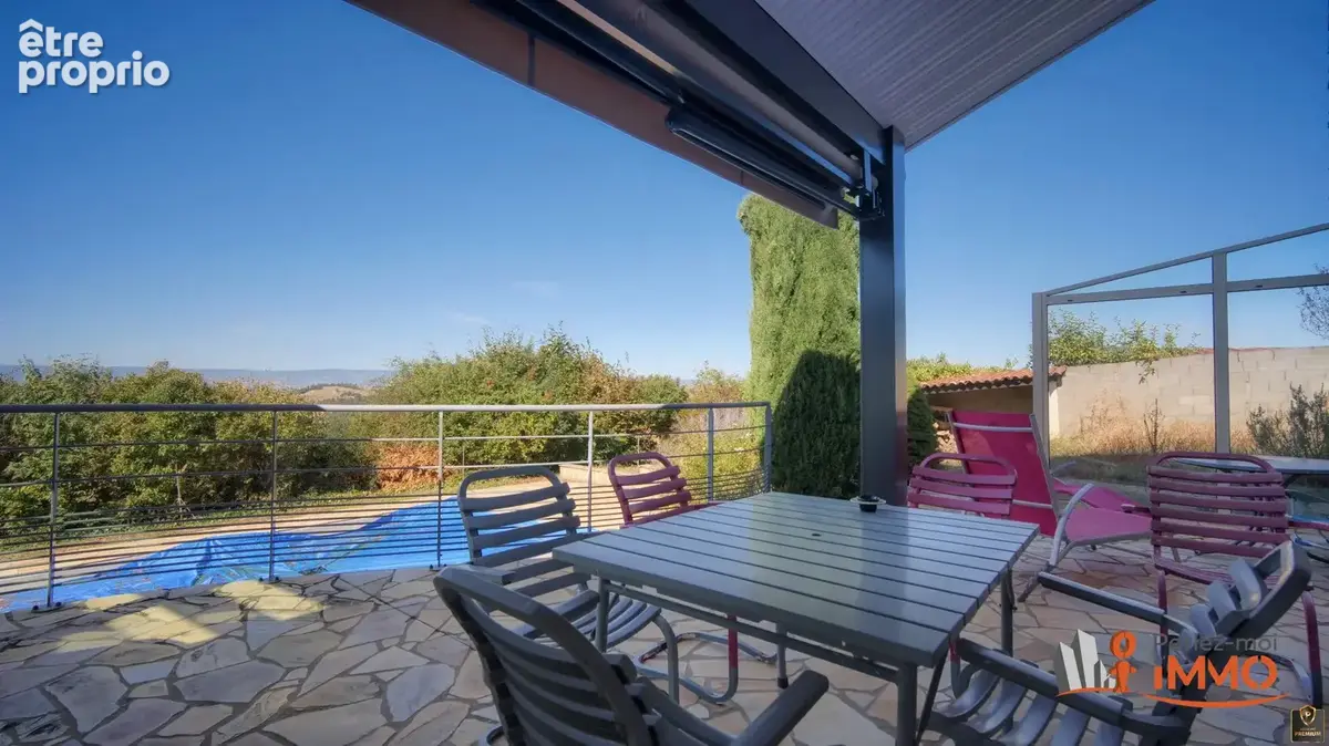 Maison 5 pièces 115 m² à vendre à Saint-Medard-En-Forez (42330) - photo 2