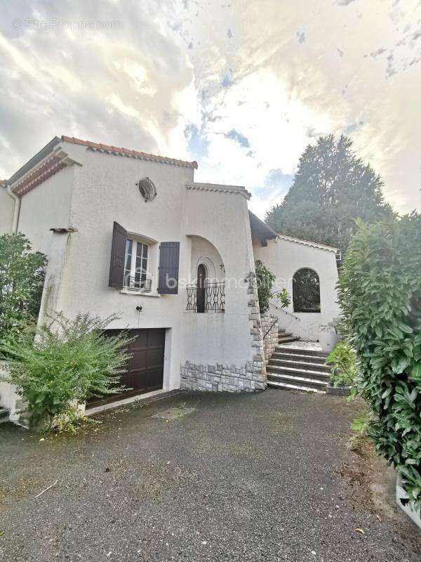 Maison à AUSSILLON