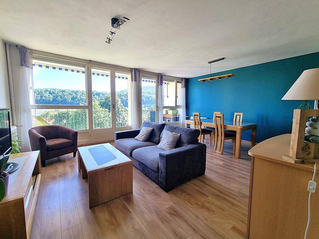 Appartement à FONTAINES-SUR-SAONE