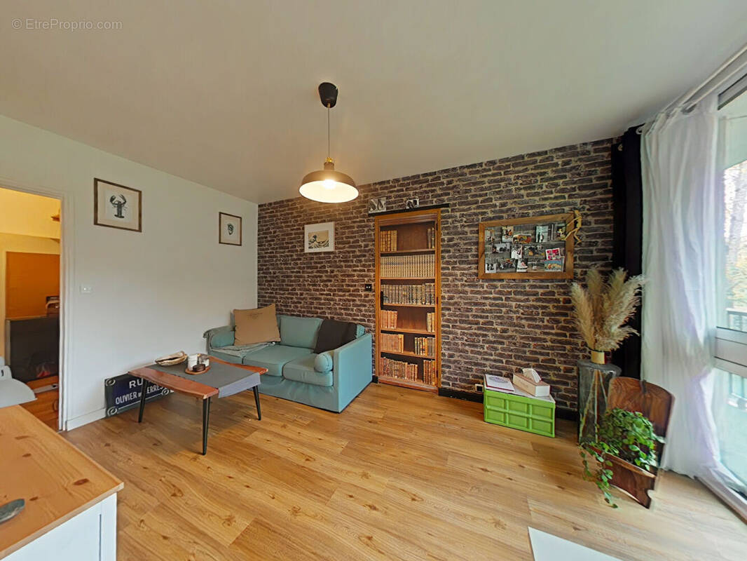 Appartement à FONTENAY-LE-FLEURY