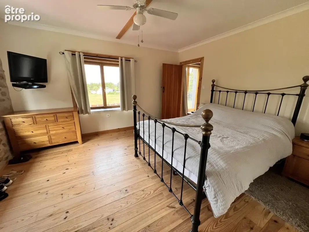 Propriété rénovée avec trois logements, située dans la campagne de l’Indre - photo 23