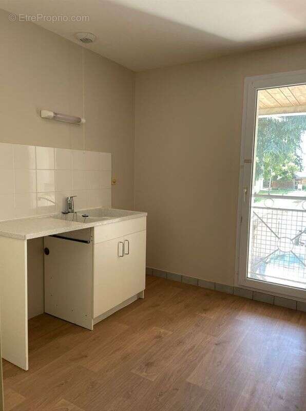 Chinon Faubourg St Jacques - appartement T4 - photo 2