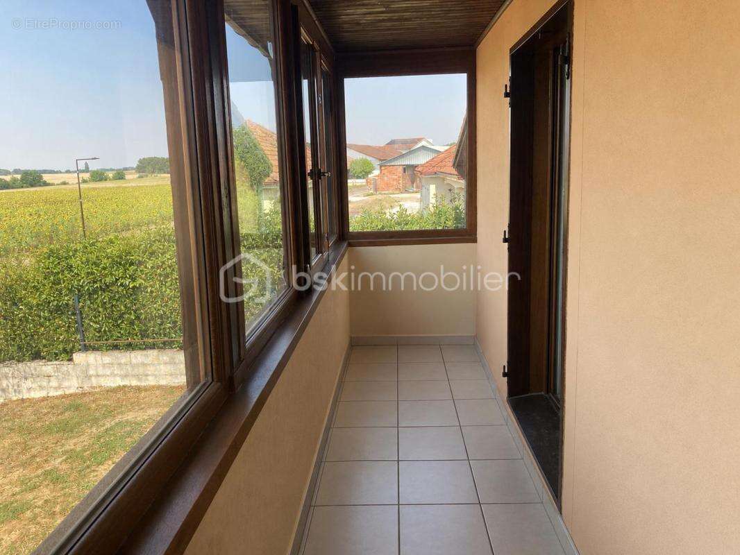Maison familiale avec sous-sol, terrasse et terrain clos – Giffaumont - photo 12