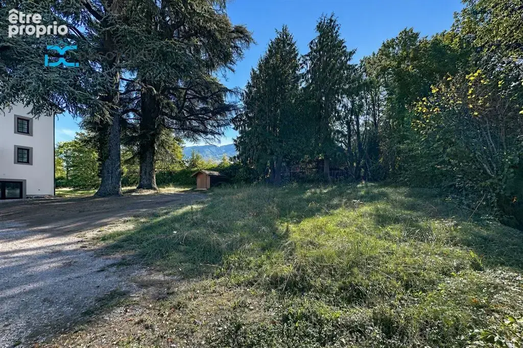 Terrain à LUGRIN