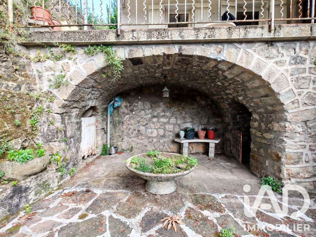 Maison 192 m² à Largentiere  - photo 8
