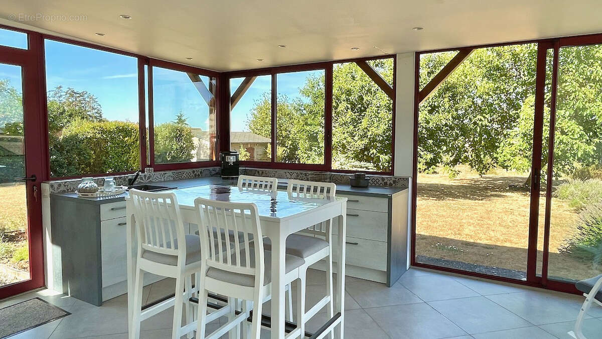 Maison 6 pièces et dépendance - photo 3