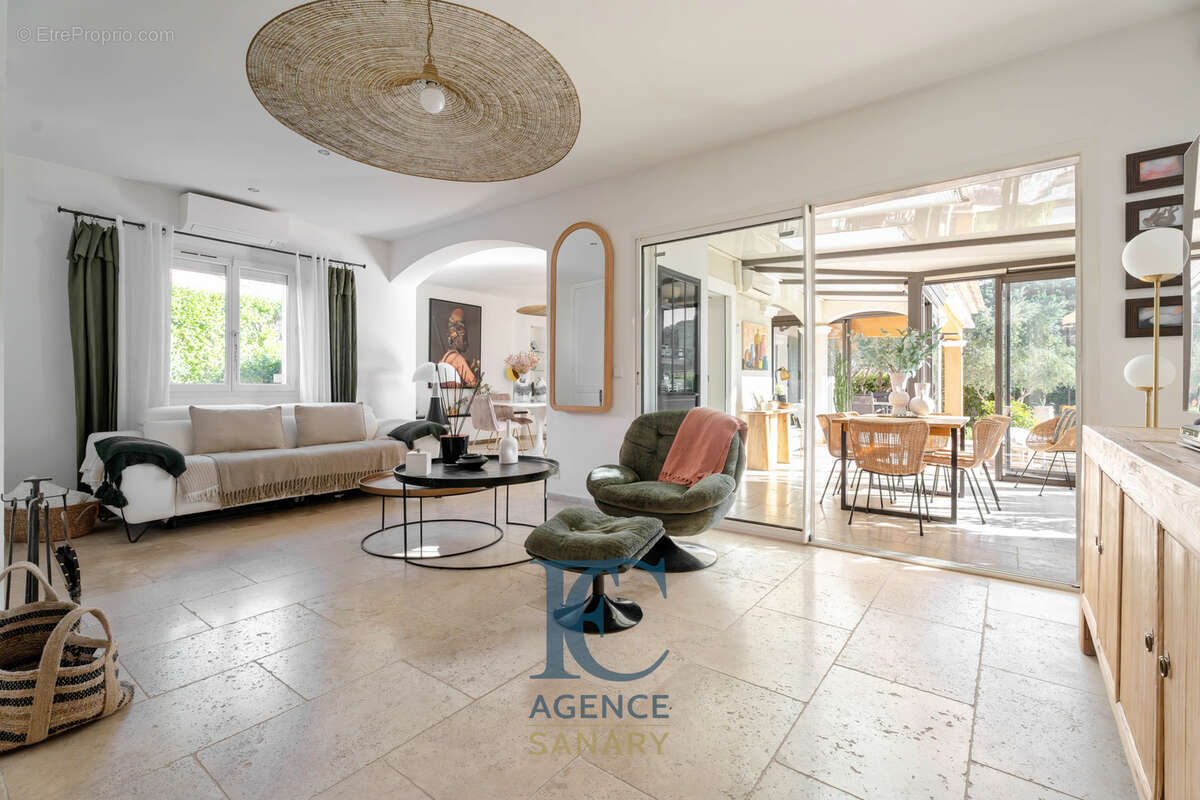 Maison à LE CASTELLET