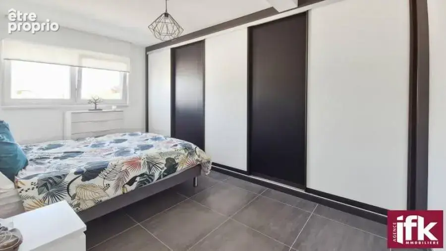 Appartement T4 de 98 m² avec entrée individuelle, balcon, garage et parking - photo 5