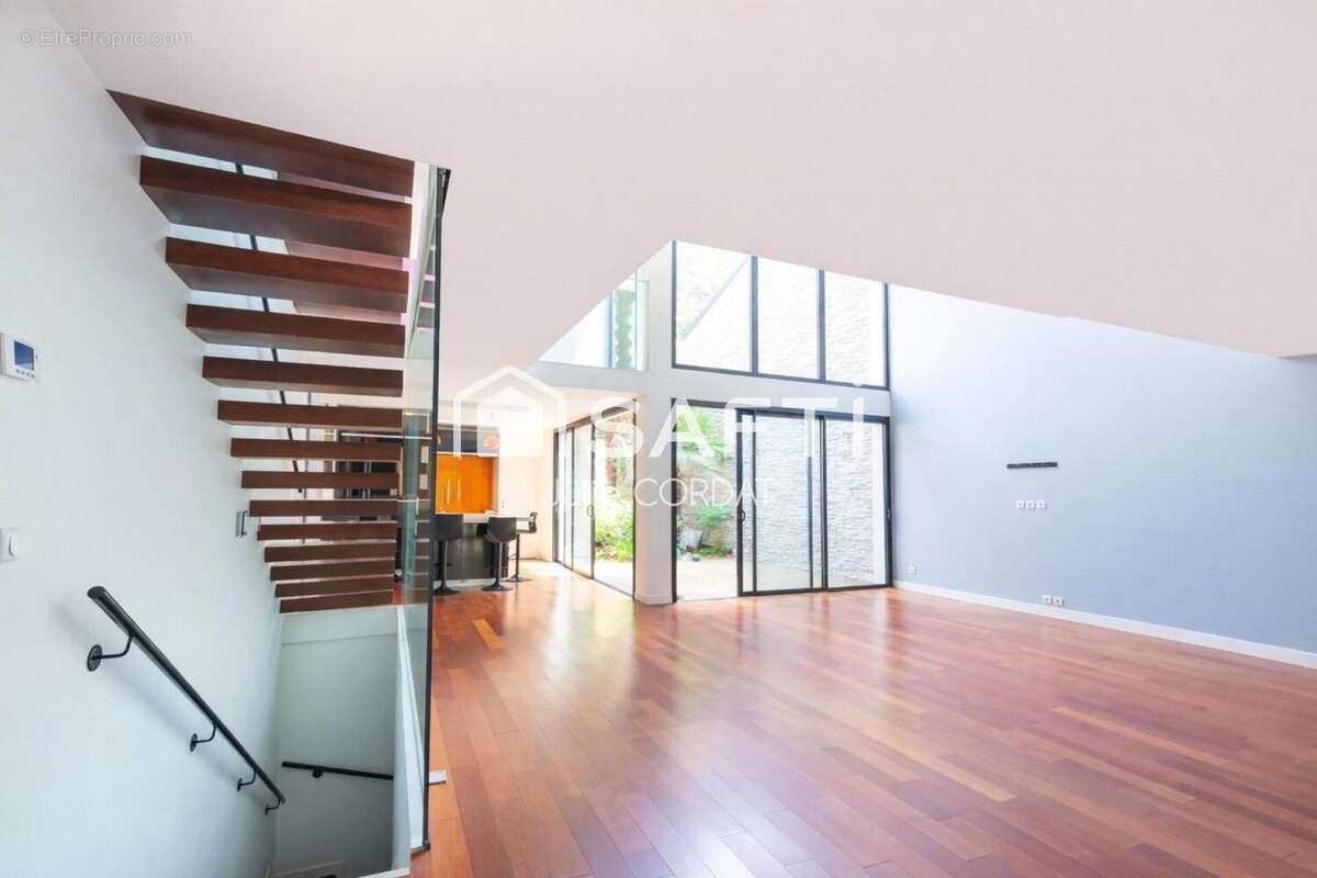 Photo 2 - Maison à LA GARENNE-COLOMBES