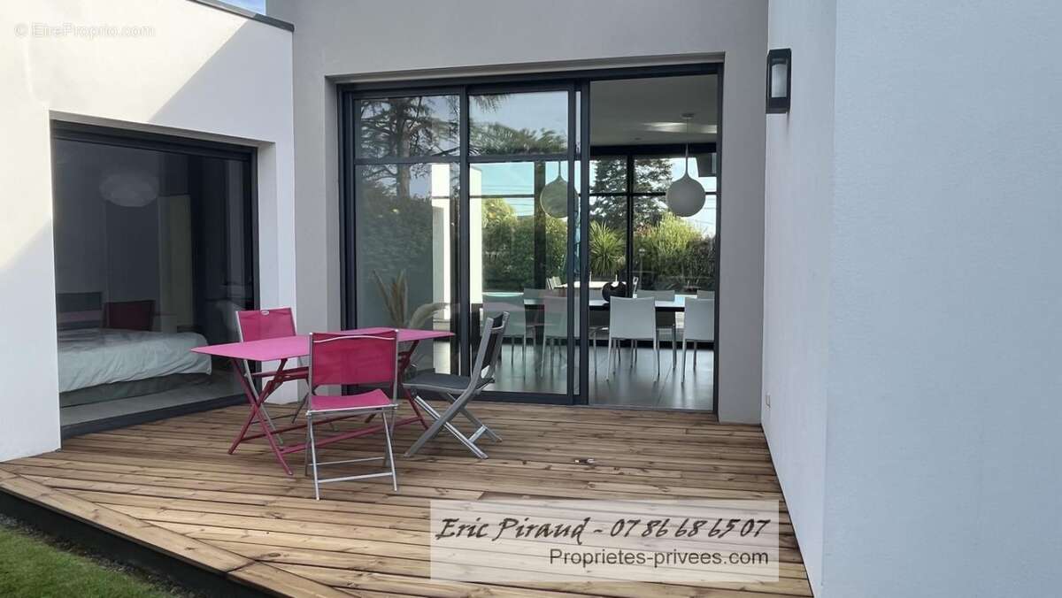 GUÉRANDE - Maison d'architecte d'environ 195 m² de plain-pied - photo 5
