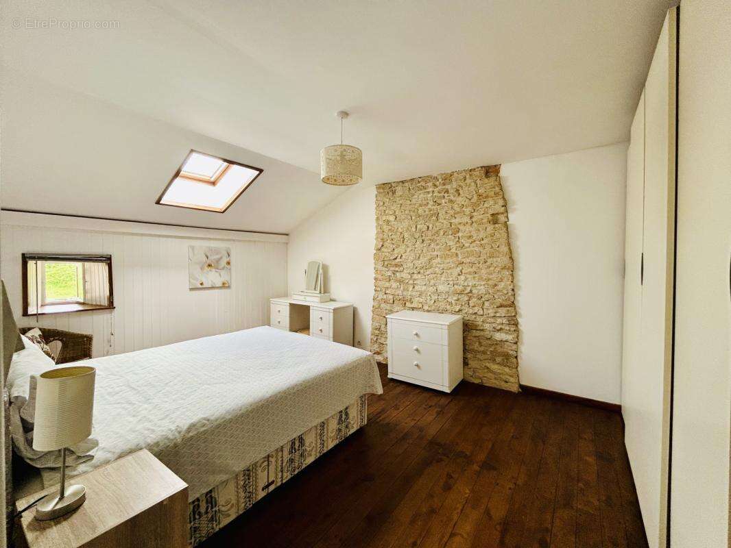 Propriété de Caractère avec Gîte, 6 chambres et Grange à Rén - photo 11