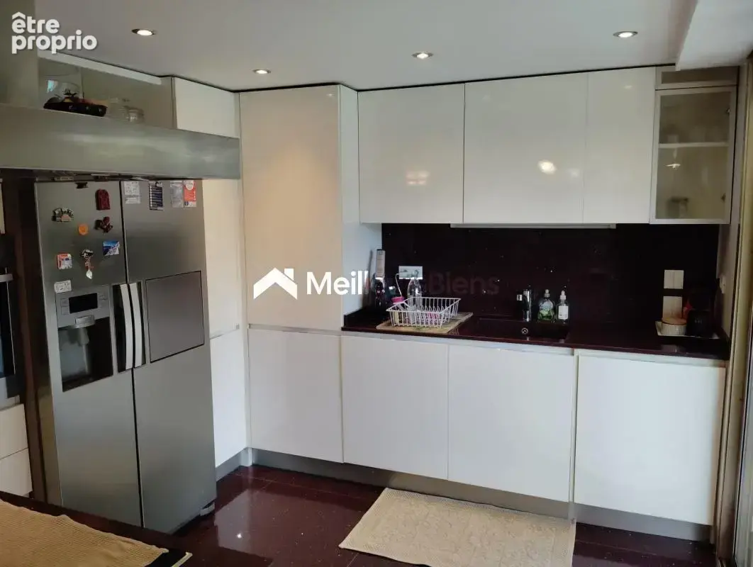 Le Cannet: Co- Exclusivité : Rare ,98 m2, comme une maison, appartement  rez de jardin clair et calme, grand jardin et piscine - photo 8