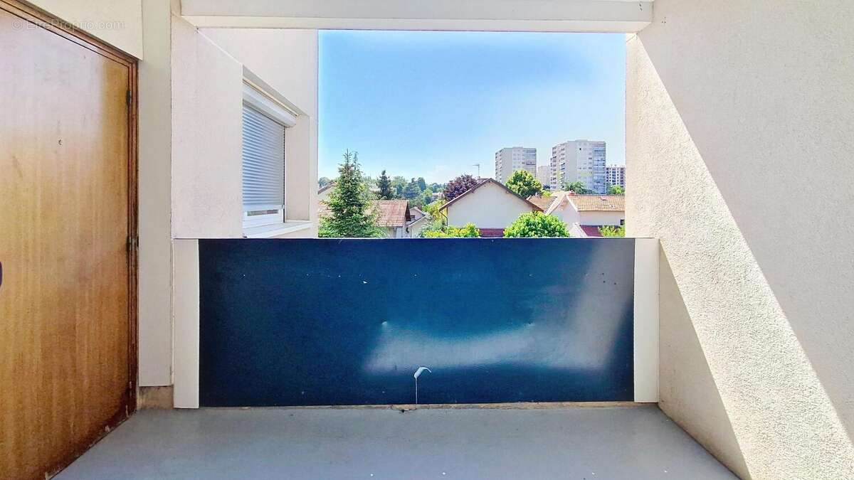 Photo 3 - Appartement à BRON