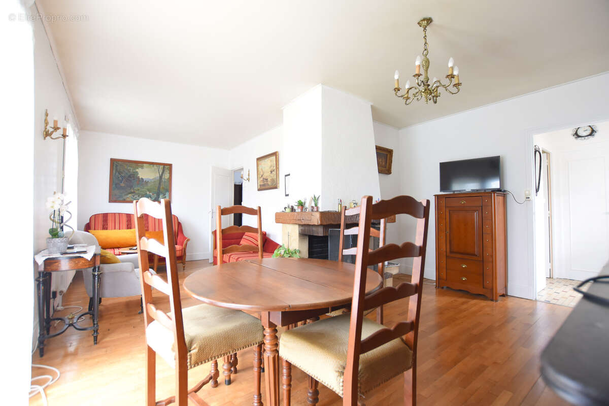 Maison à LES ESSARTS-LE-ROI