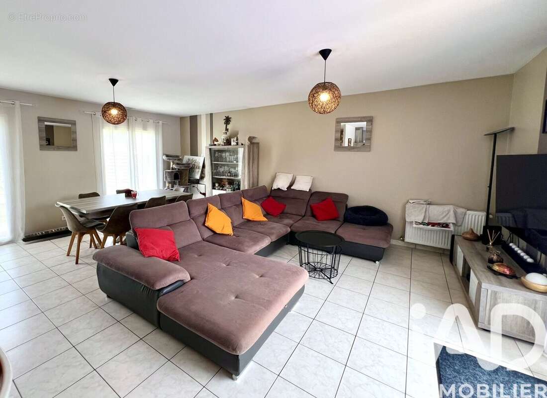 Maison 101 m² à Mios  - photo 5