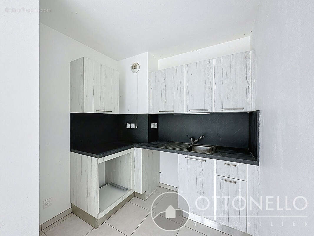 Appartement à ROQUEBRUNE-SUR-ARGENS