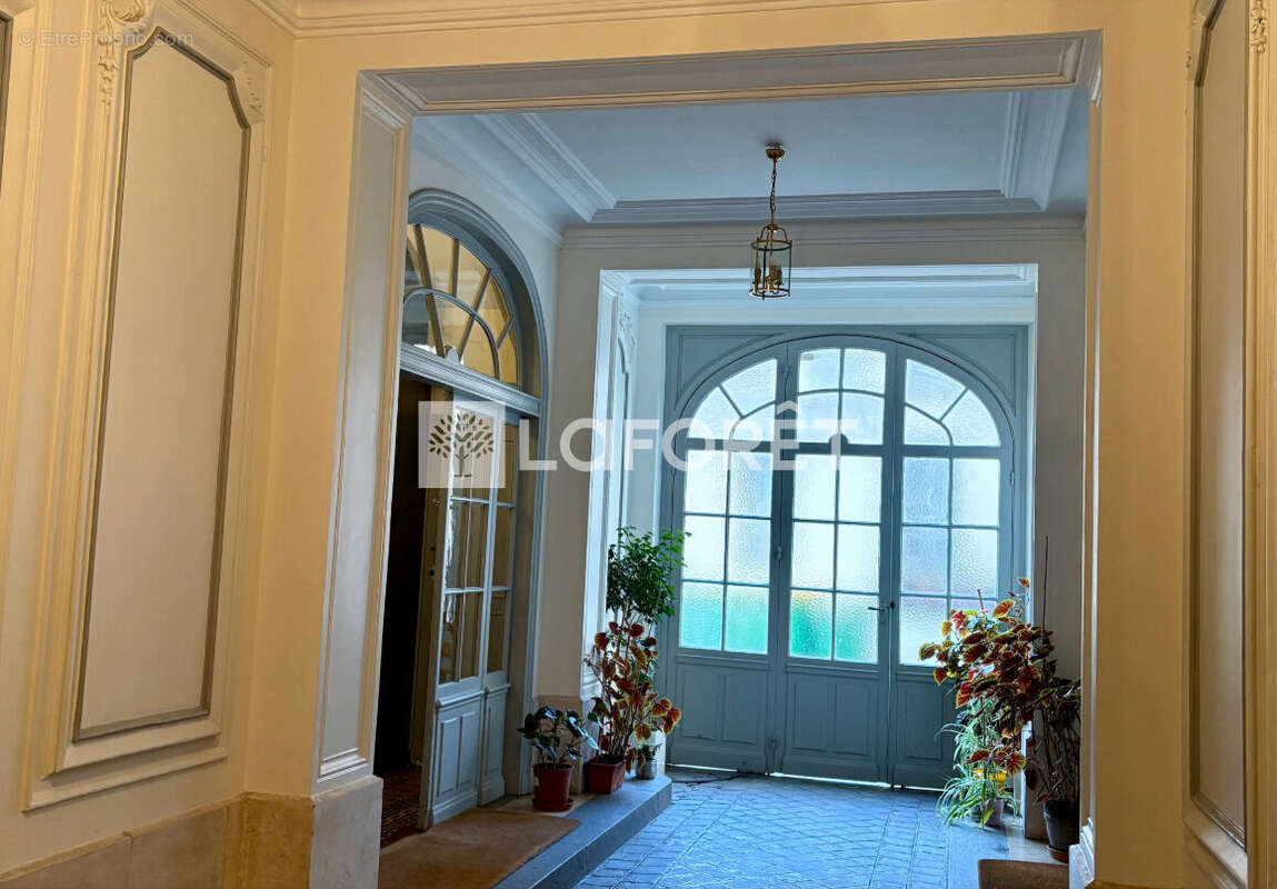 Appartement à PARIS-14E