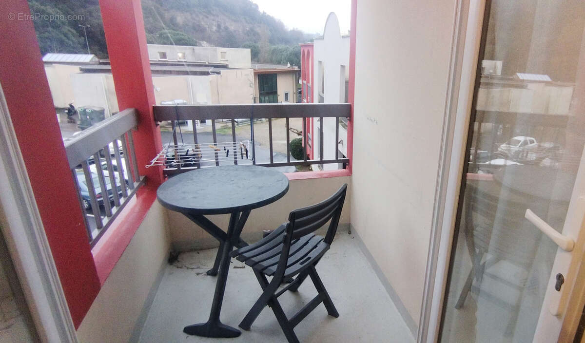 Appartement à LAMALOU-LES-BAINS