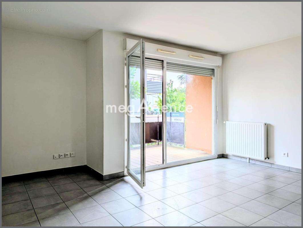 Appartement à MEYZIEU