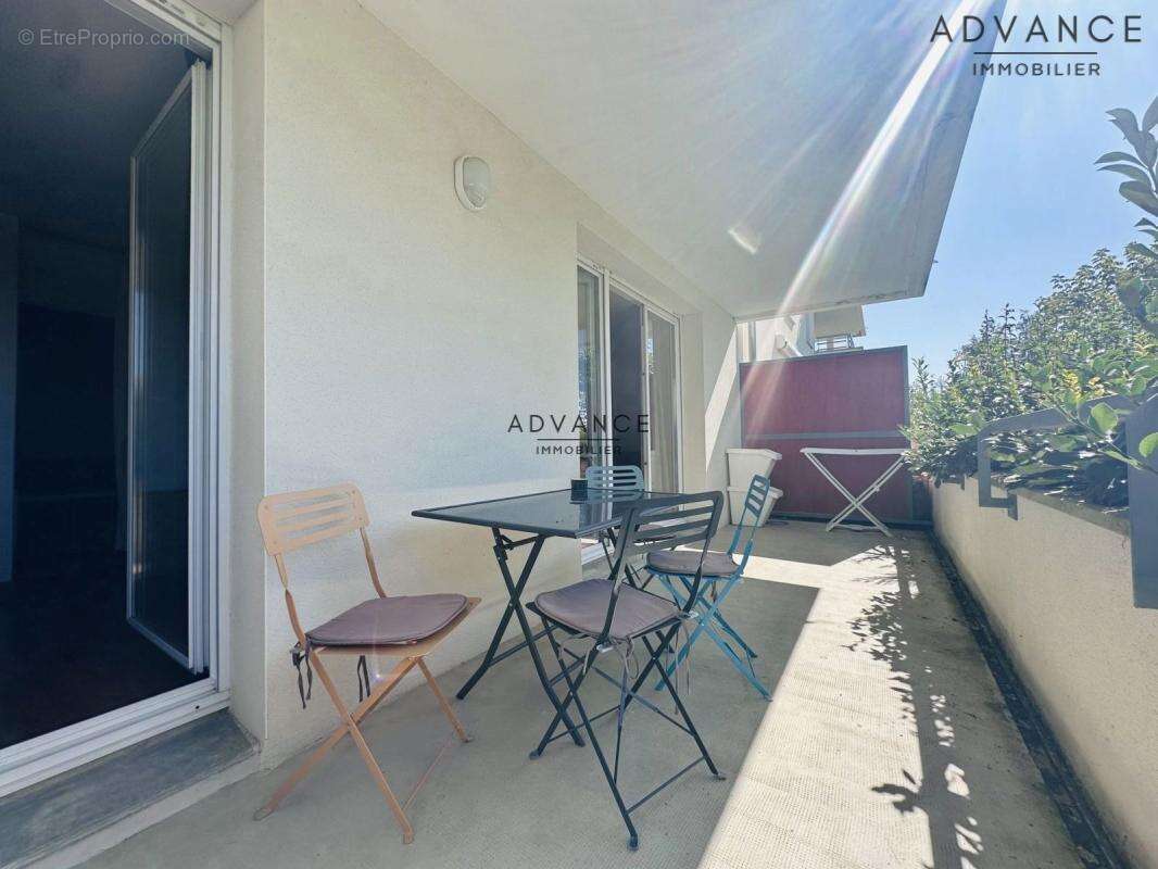 Appartement à FROUZINS