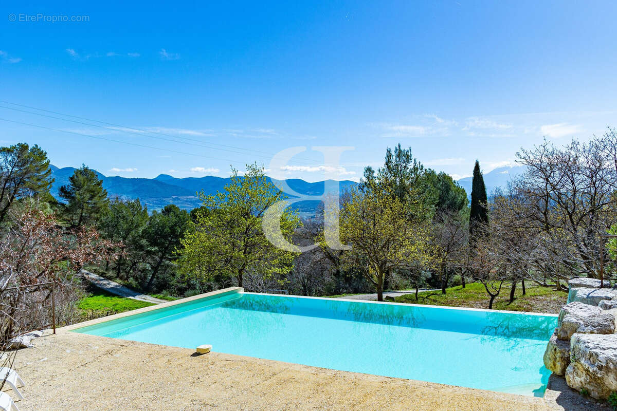 Maison à VAISON-LA-ROMAINE