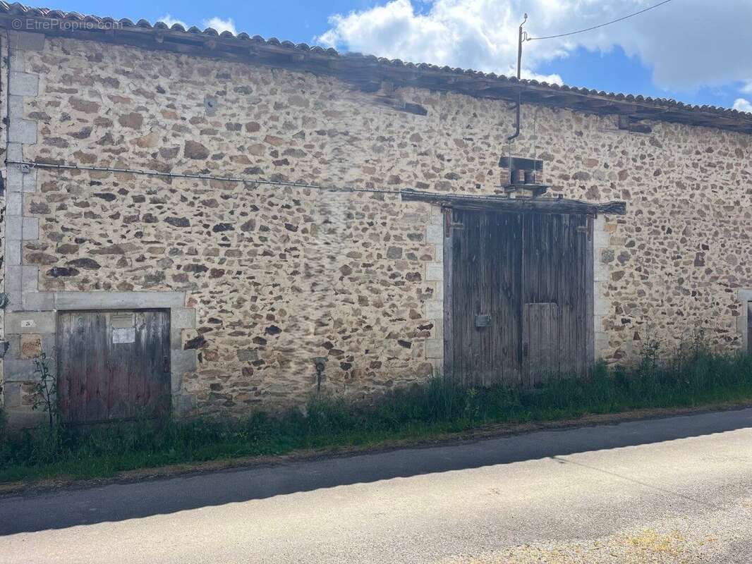 Autre à VAYRES