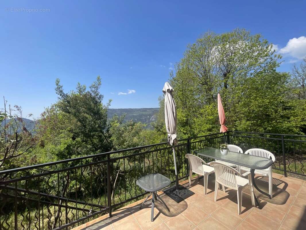 Maison à BERRE-LES-ALPES