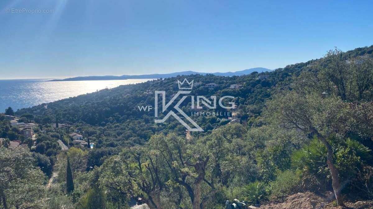 Les issambres , villa à fort potentiel – projet de rénovation avec permis purgé vue mer - photo 4