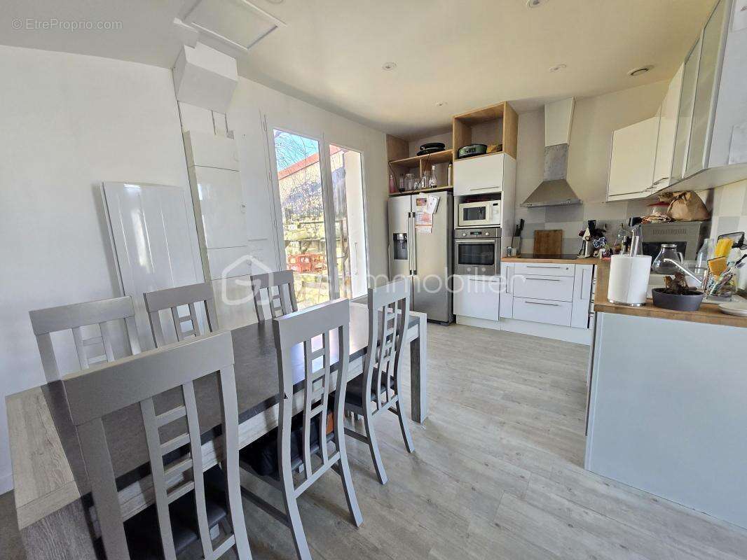 Maison à VARENNES-VAUZELLES