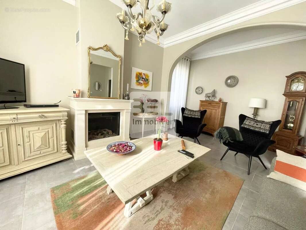 Maison à BAGNOLS-SUR-CEZE