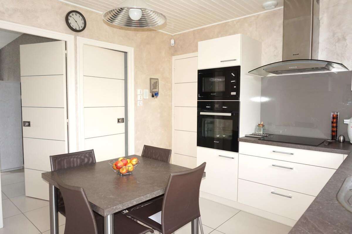 Maison à SAINT-LAURENT-SUR-SEVRE