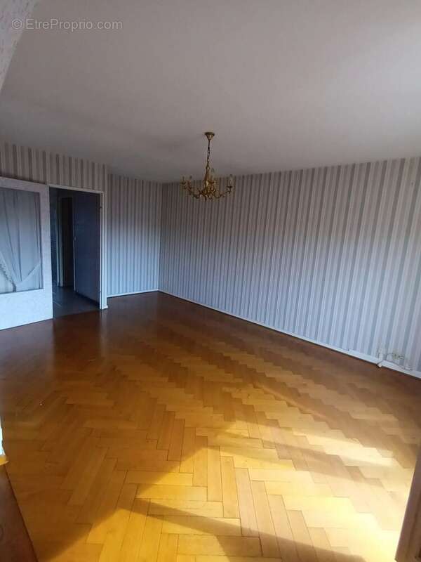 Appartement à MONTCEAU-LES-MINES