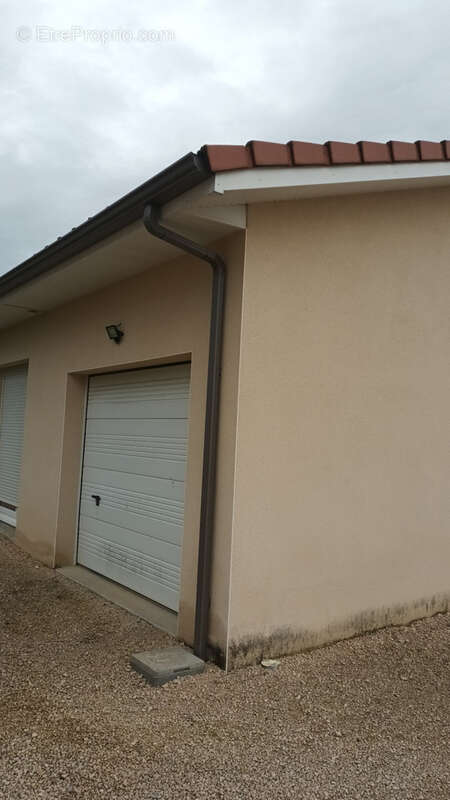 Maison à MONTREVEL-EN-BRESSE