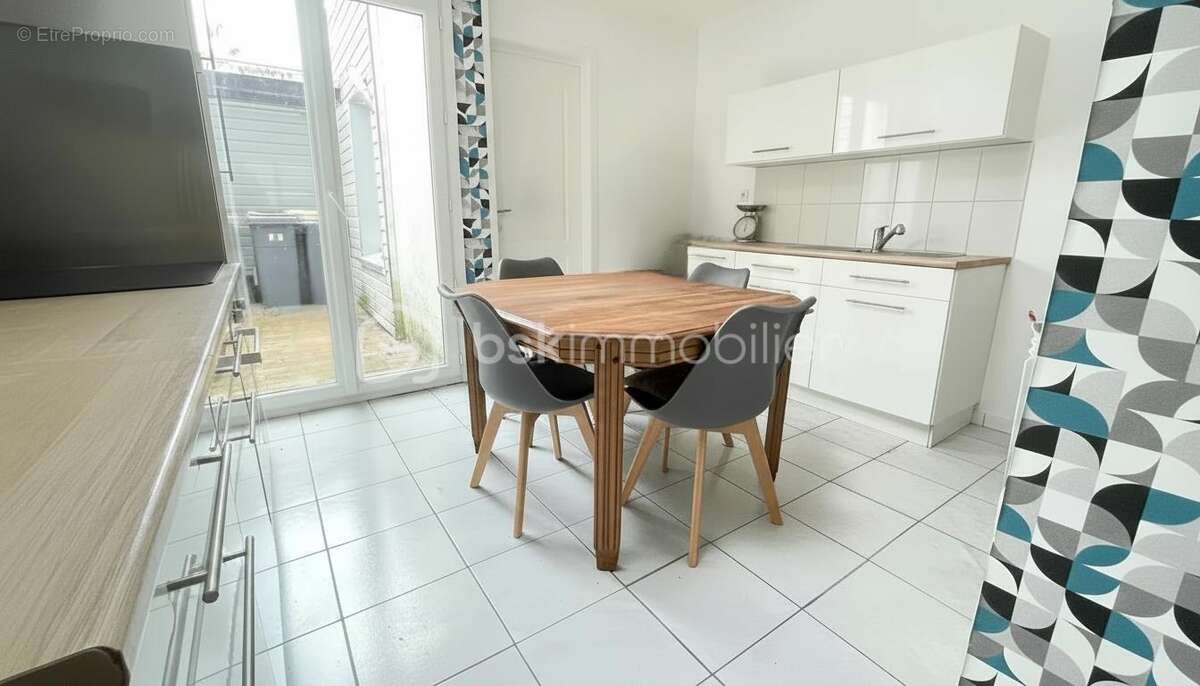 Maison 4 pièces à vendre à Comines – 82 m² – 3 chambres – Extérieur – Idéal premier achat ou investissement - photo 4