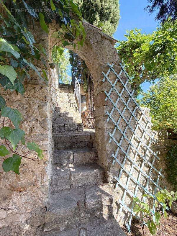 Maison à SOLLIES-VILLE