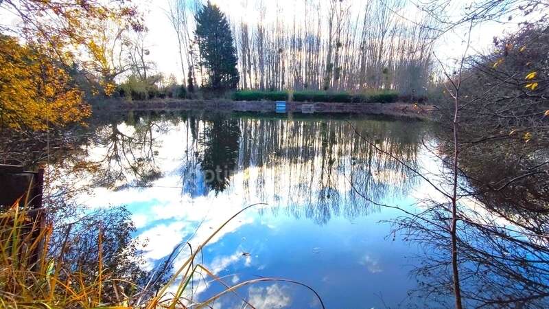 Terrain à MEZIERES-SUR-OISE