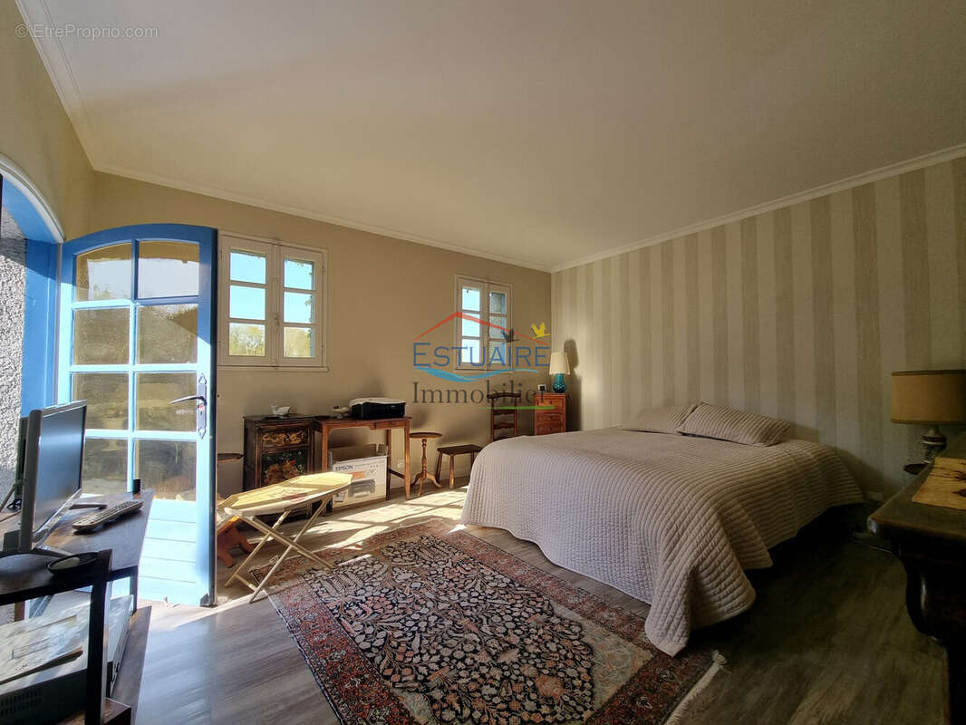 Maison à SAINT-ETIENNE-DE-MONTLUC