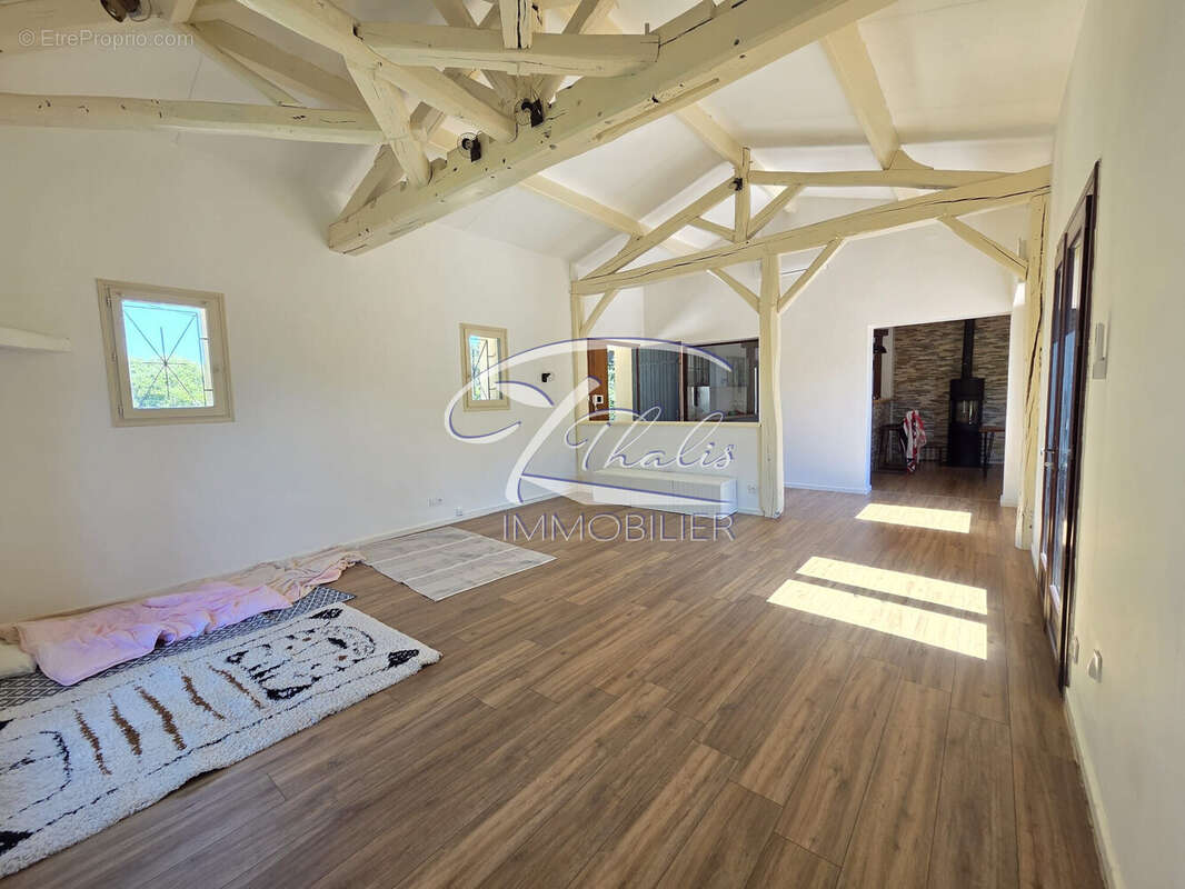Maison 242 m² à Bonnetan  - photo 2