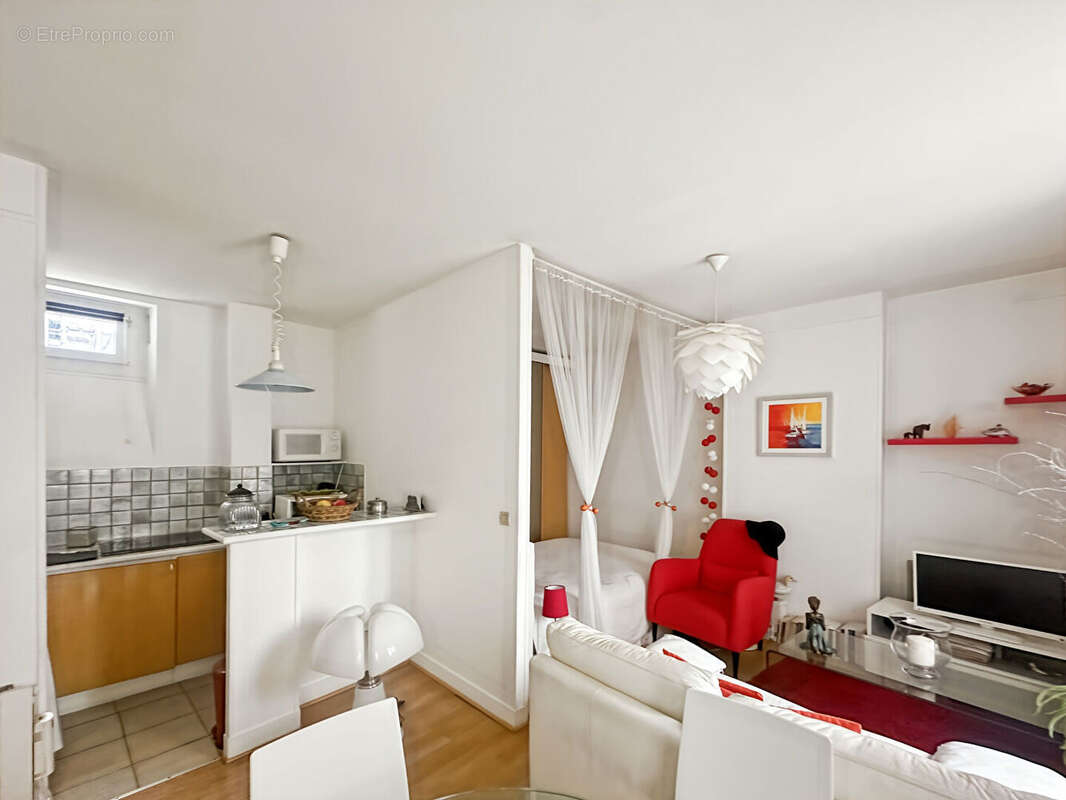 Appartement à PARIS-18E