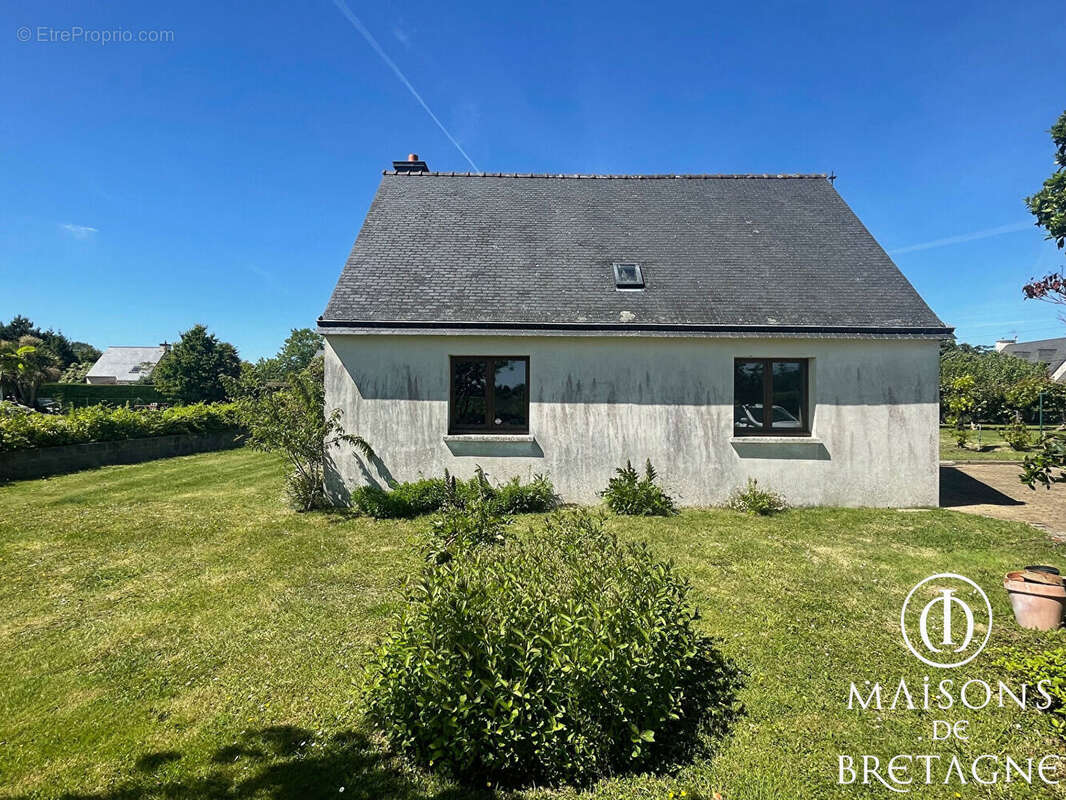 Maison et dépendance LE TREVOUX - photo 12