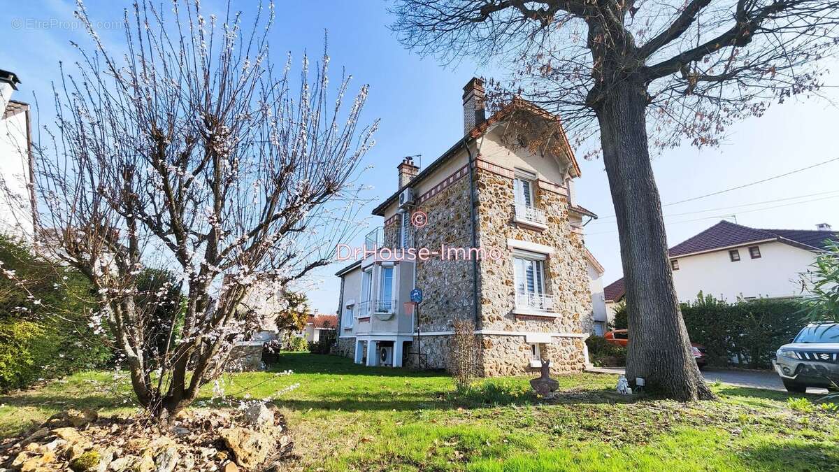 Maison à VILLEMOISSON-SUR-ORGE