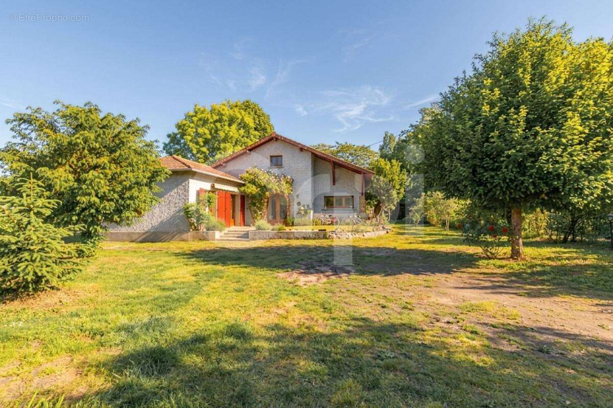Maison à LIMEIL-BREVANNES