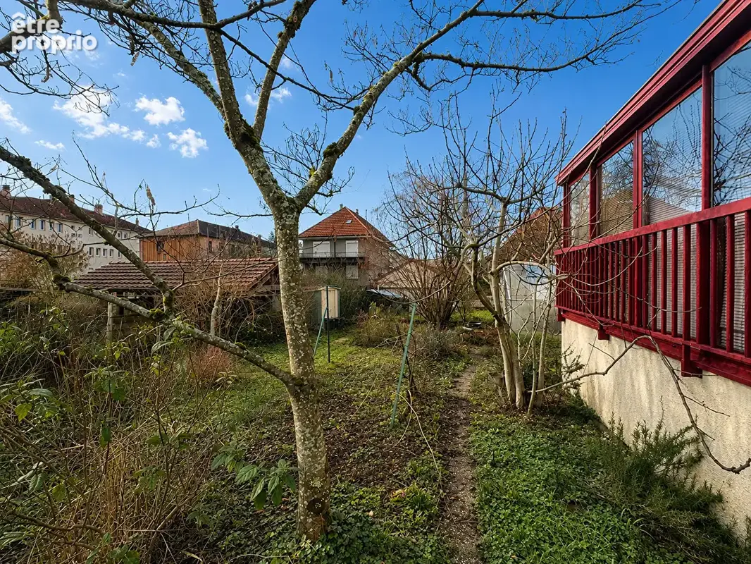 SOUS COMPROMIS Maison à rafraîchir avec charme des années 30 - Rare et ensoleillée ! - photo 7