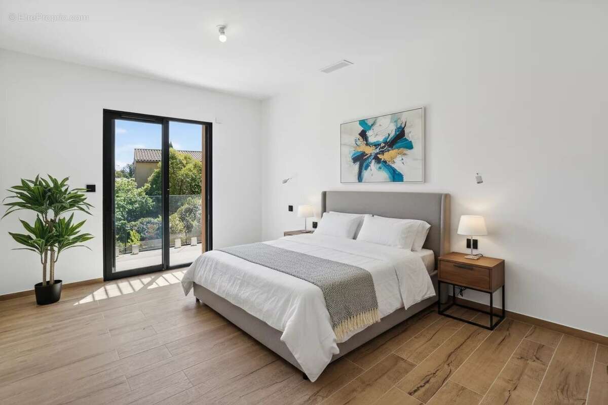 Maison à MOUGINS