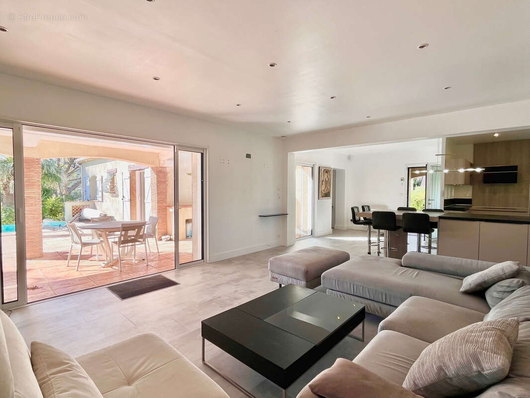 Maison à LES ISSAMBRES