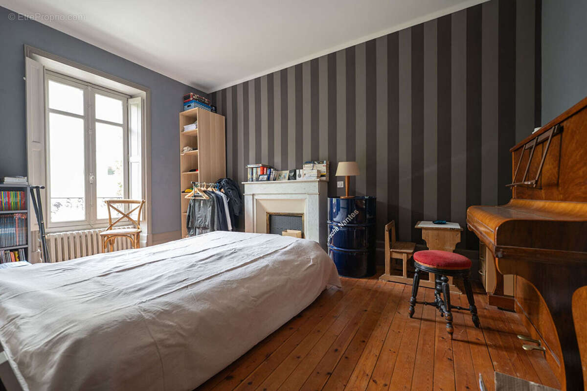 Belle maison de caractère à proximité immédiate de la place Canclaux - photo 7