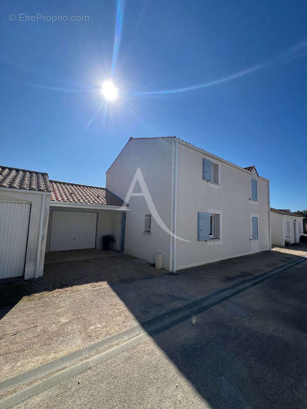 Maison à LONGEVILLE-SUR-MER