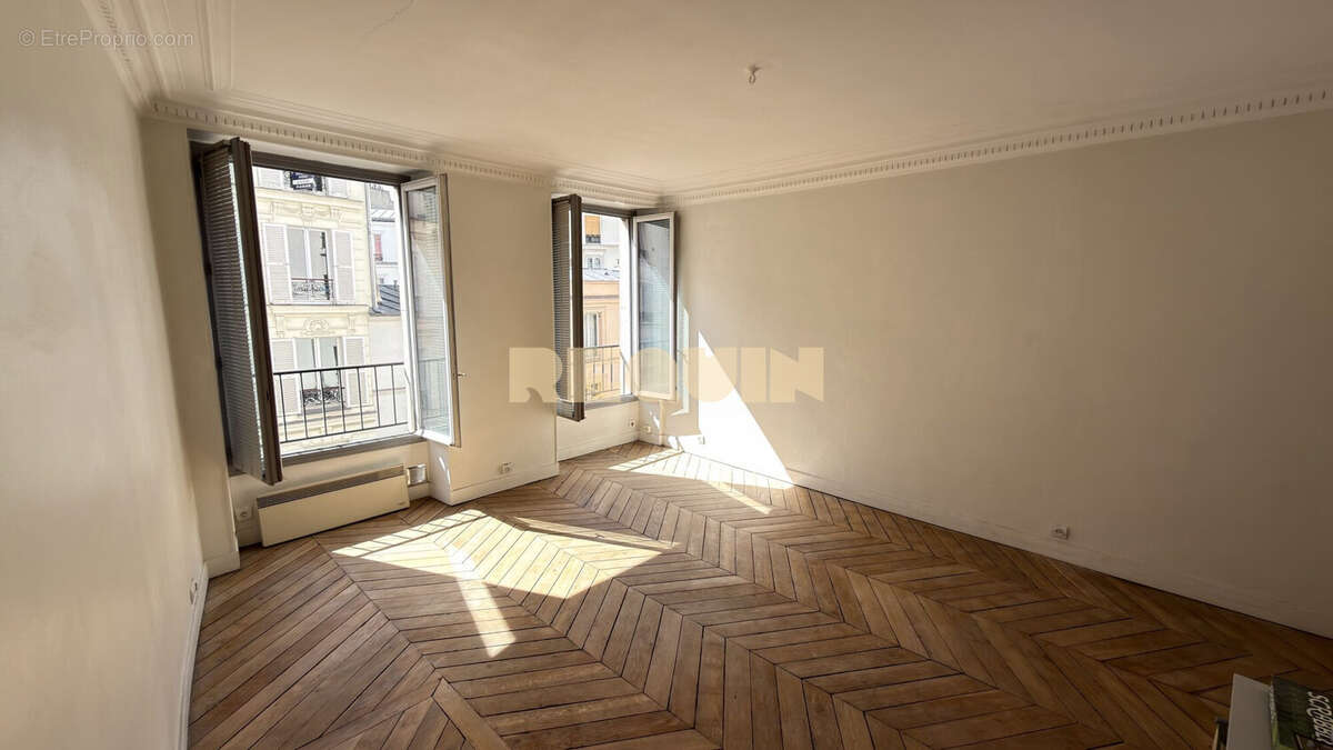 Appartement à PARIS-18E
