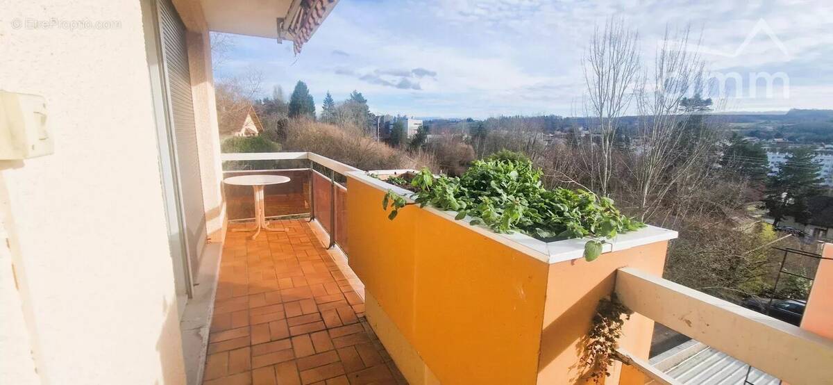 Appartement à LA TOUR-DU-PIN